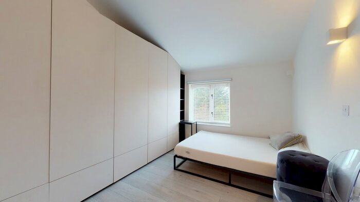 Studio To Rent In Durham Road, London SW20