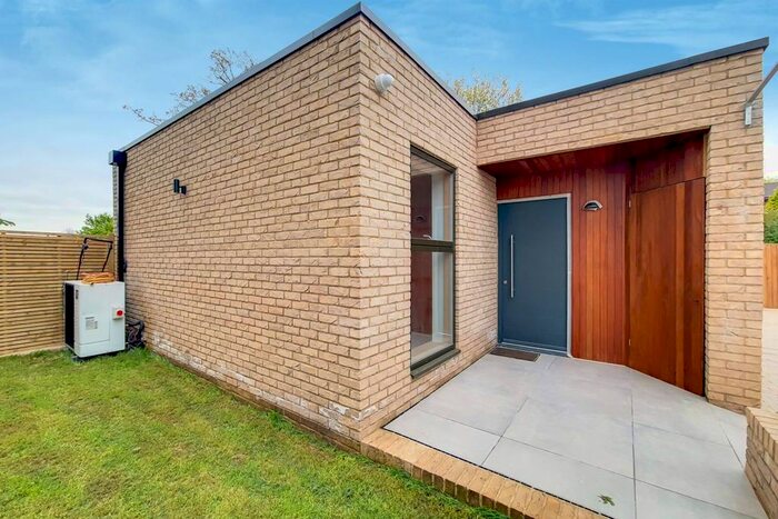 3 Bedroom Detached House To Rent In Hillside Road, Streatham Hill, London, SW2