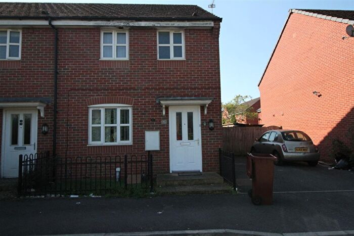 3 Bedroom End Of Terrace House To Rent In Fylde Lane, Manchester, M18