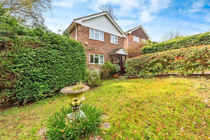 3 Bedroom Detached House For Sale In Hunters Crescent, Romsey, SO51