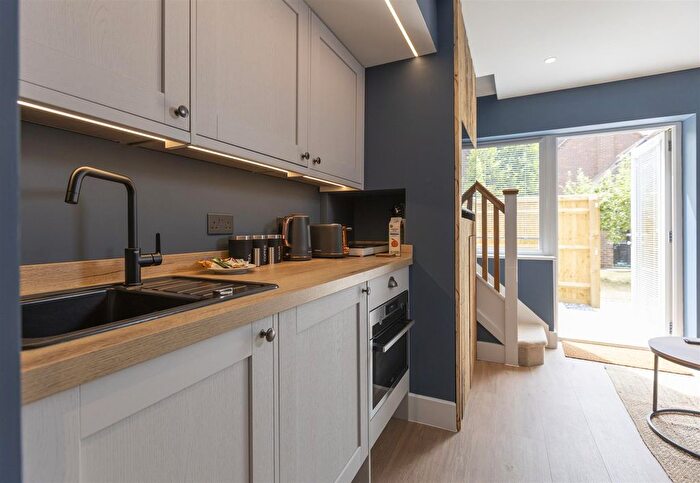 1 Bedroom Flat To Rent In London Road, Headington, OX3