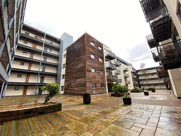 2 Bedroom Flat For Sale In Isaac Way, Manchester, M4