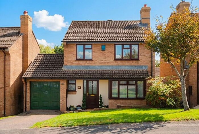 4 Bedroom Detached House For Sale In Beech Park, Crediton, EX17