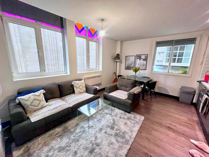 2 Bedroom Flat To Rent In North John Street, Liverpool, L2