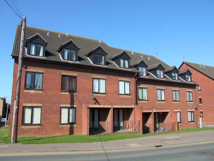 1 Bedroom Flat To Rent In Flat Denbeigh House, Rectory Road, NN10