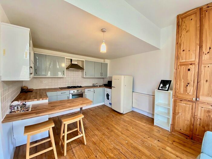 1 Bedroom Flat To Rent In Bushwood, London, E11