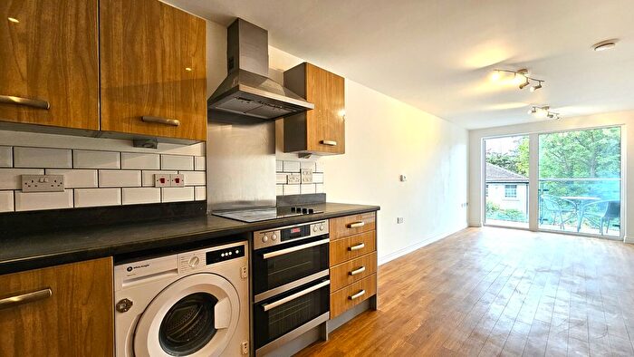 2 Bedroom Flat To Rent In Homesdale Road, Bromley, BR2