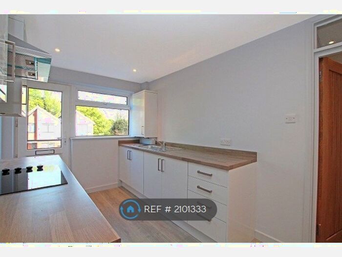 2 Bedroom Maisonette To Rent In Stockbridge Place, Chichester, PO19