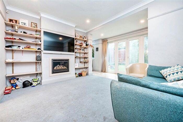 4 Bedroom Detached House For Sale In Clarendon Street, Bedford, Bedfordshire, MK41