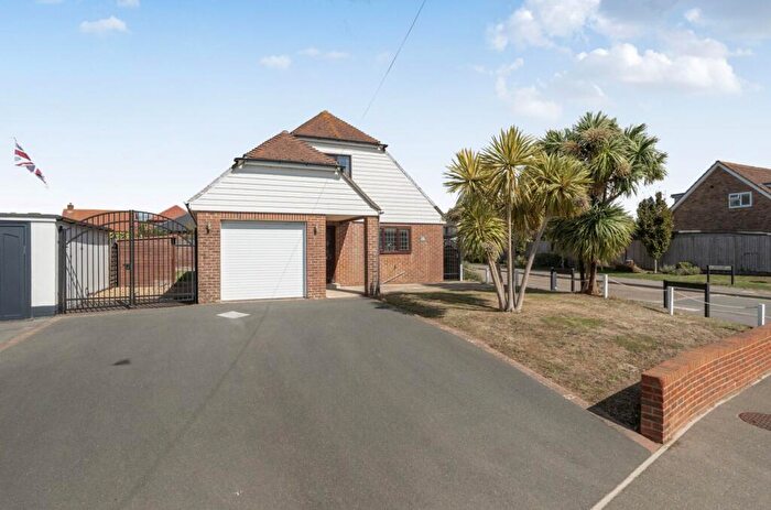 3 Bedroom Detached House For Sale In Summer Lane, Pagham, PO21