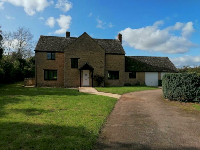 3 Bedroom House To Rent In South Street, Caulcott, Bicester, OX25