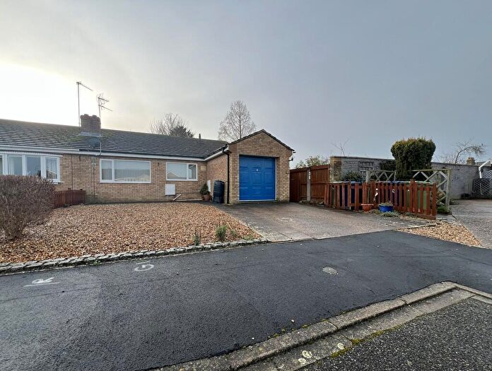 3 Bedroom Semi-Detached Bungalow For Sale In Horsegate Gardens, Chatteris, Cambs., PE16