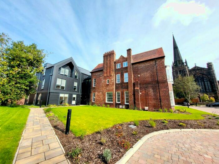 2 Bedroom Flat To Rent In St Georges Gardens, Bramhall Lane, Stockport, SK2