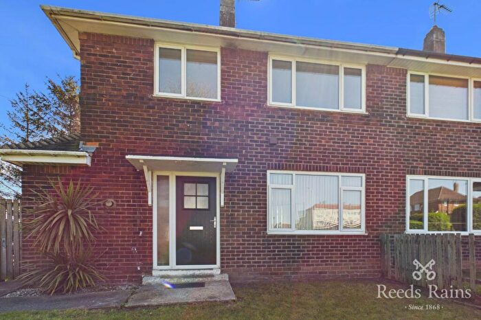 3 Bedroom Semi-Detached House For Sale In Nesfield View, Leeds, West Yorkshire, LS10