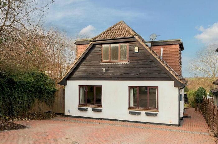 3 Bedroom Detached House For Sale In Spinney Way, Cudham, Sevenoaks, TN14