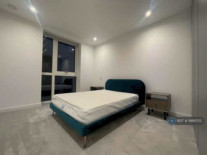 2 Bedroom Flat To Rent In Hartingtons Court, London, N4