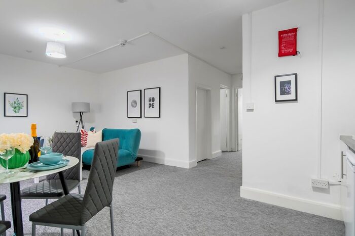 2 Bedroom Flat To Rent In Crown Lane, London, N14