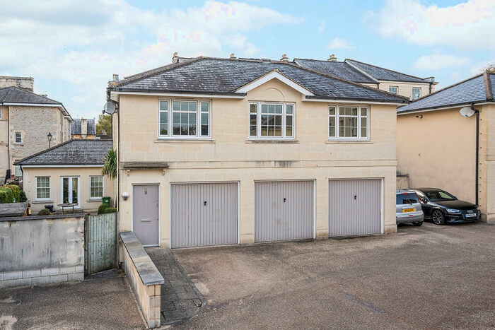 2 Bedroom Apartment To Rent In Horstmann Close, Bath, BA1