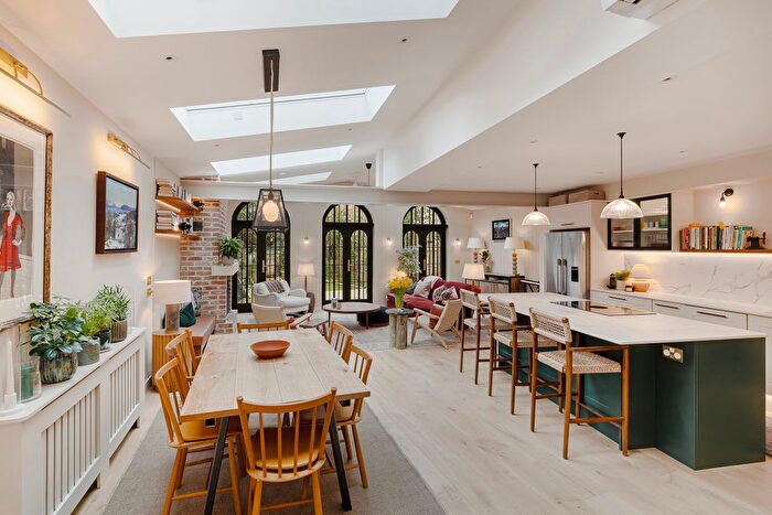 6 Bedroom Terraced House For Sale In Hurlingham Road, London, SW6