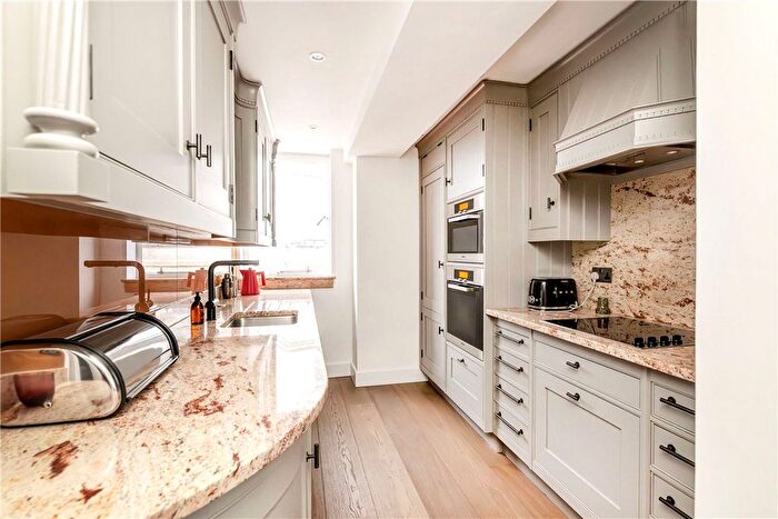 2 Bedroom Flat To Rent In Bourdon Street, London, W1K
