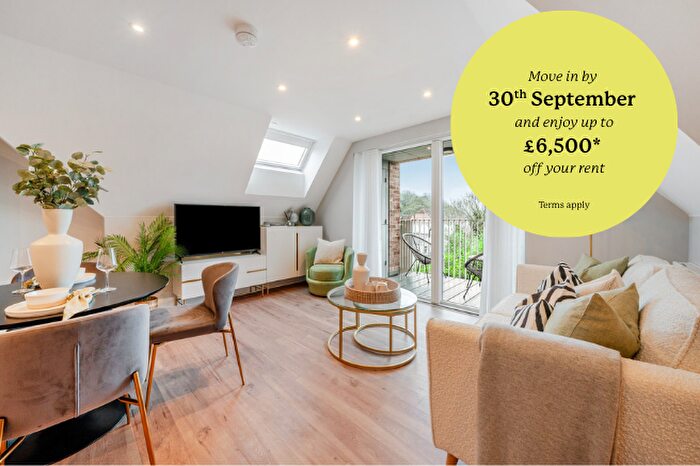 2 Bedroom Apartment To Rent In Wycombe Lane, HP10