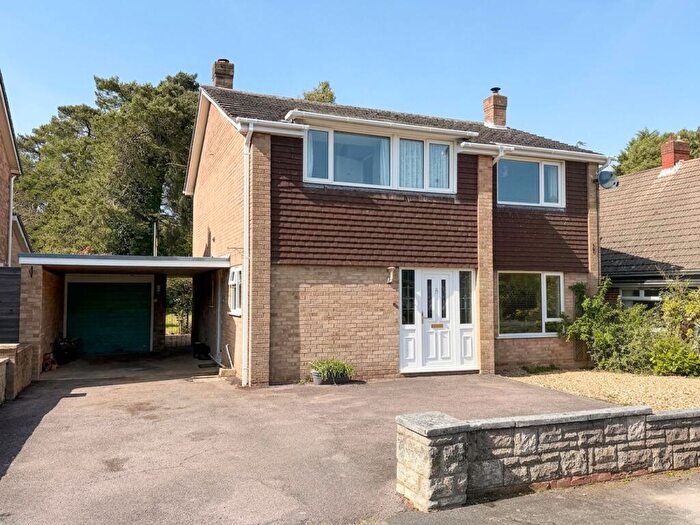 4 Bedroom Detached House For Sale In Roman Way, Dibden Purlieu, SO45