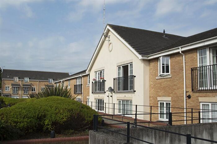 1 Bedroom Flat For Sale In Coleridge Way, Borehamwood, WD6