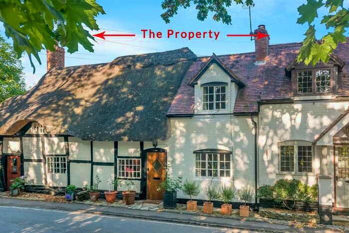2 Bedroom Cottage For Sale In Luddington Village, Stratford-upon-avon, CV37