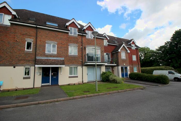 1 Bedroom Flat To Rent In Ladbroke Road, Redhill, RH1
