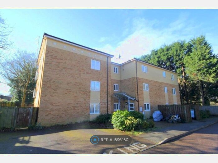 2 Bedroom Flat To Rent In Mayfield Avenue, London, N14