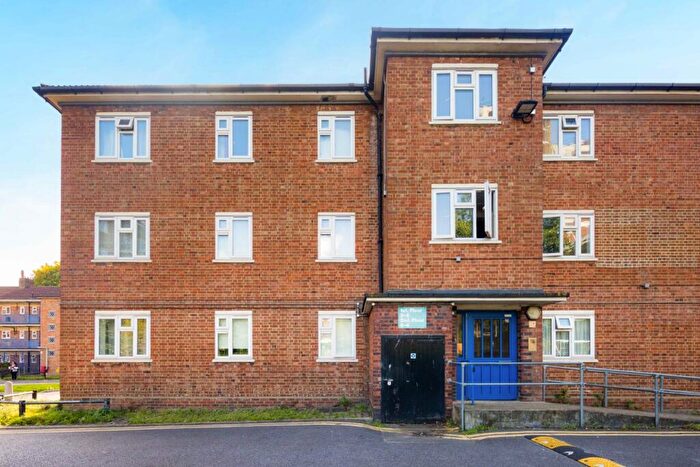 2 Bedroom Flat For Sale In Frampton Park Road, London, E9