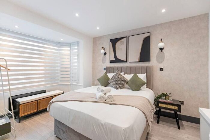 1 Bedroom Studio To Rent In Waverley Gardens, London, NW10