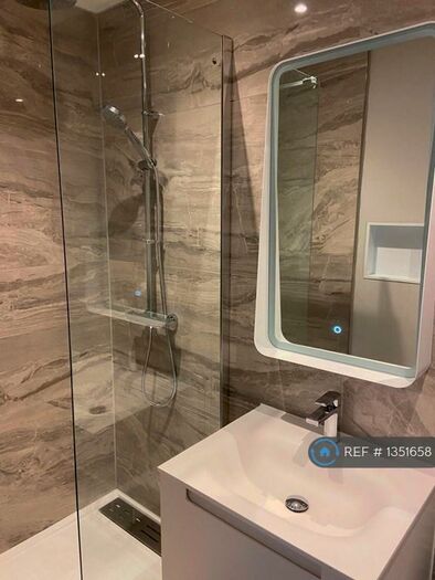 2 Bedroom Flat To Rent In Chuchill Way, Macclesfield, SK11