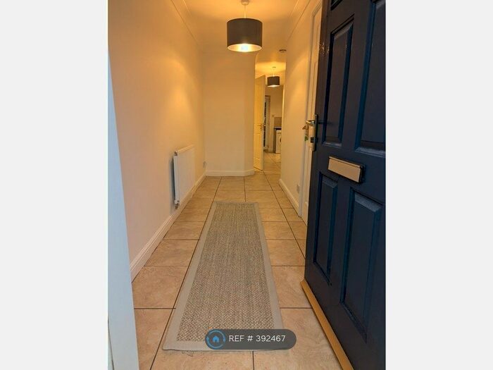 3 Bedroom Terraced House To Rent In Chaplin Close, Salford M6