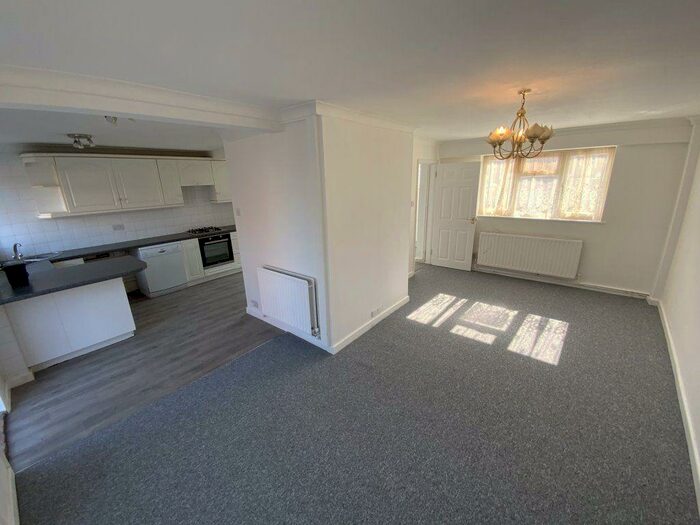 3 Bedroom Property To Rent In Hookfield, Harlow, Essex, CM18