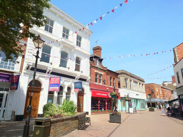 1 Bedroom Apartment To Rent In London And County Mews, OX16