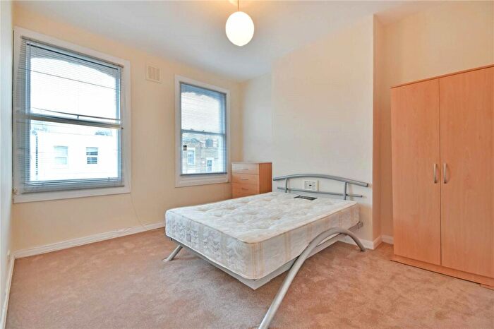 2 Bedroom Flat To Rent In Albion Road, Stoke Newington, N16