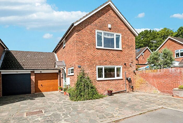 3 Bedroom Link Detached House For Sale In Wrights Orchard, Aston, Hertfordshire, SG2