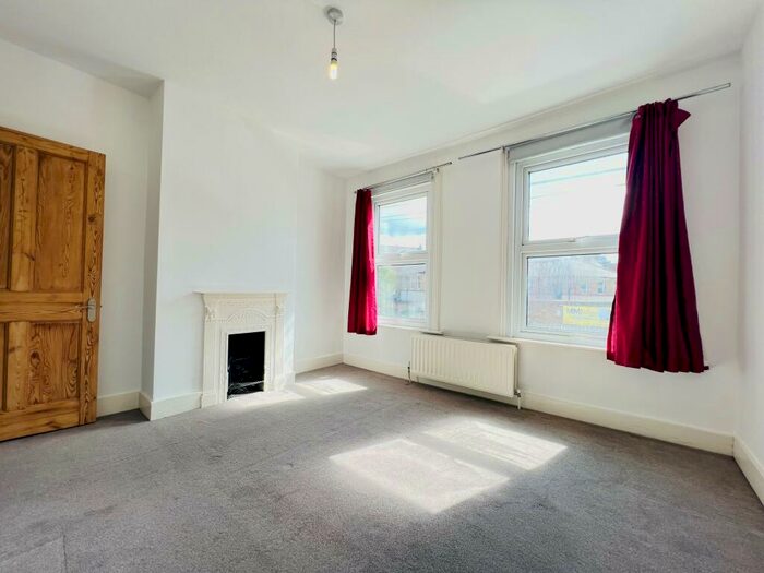 2 Bedroom Terraced House To Rent In Leslie Grove, East Croydon, CR0