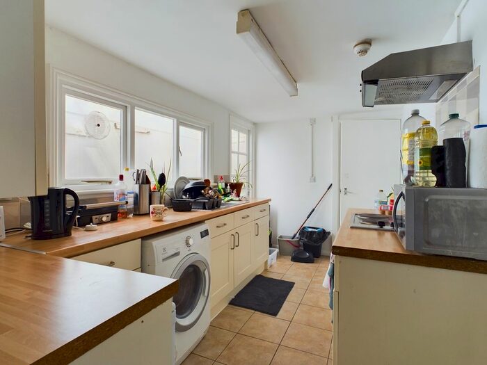 1 Bedroom Flat To Rent In Grand Parade, Brighton, BN2