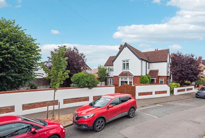 4 Bedroom Detached House For Sale In Rycroft Avenue, St Neots, Cambridgeshire, PE19