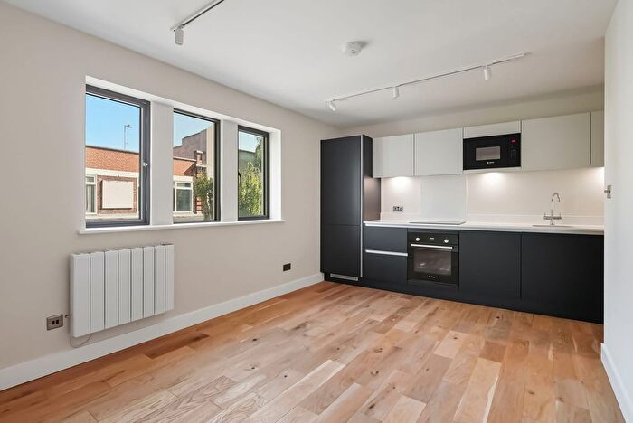 1 Bedroom Flat For Sale In High Street, Sutton, SM1