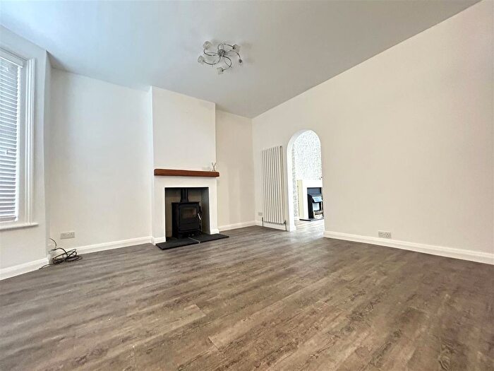 2 Bedroom End Of Terrace House To Rent In Key Road, Clacton-On-Sea, CO15