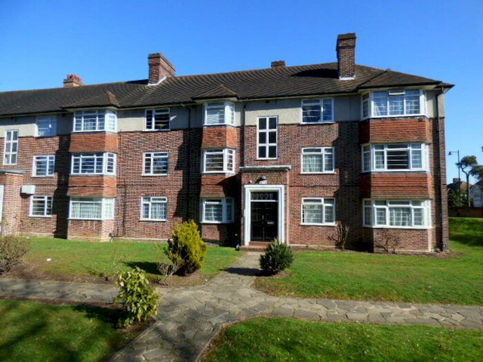 2 Bedroom Ground Flat To Rent In Ruskin Court, Winchmore Hill Road, N21