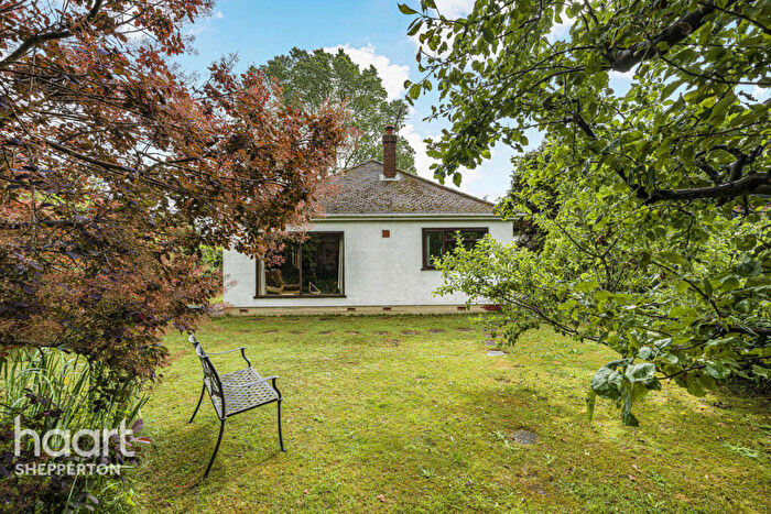 2 Bedroom Detached Bungalow For Sale In Bousley Rise, Ottershaw, KT16