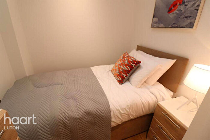2 Bedroom Apartment To Rent In Laporte Way, Luton, LU4