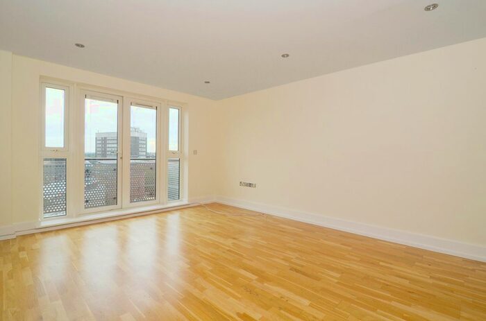 2 Bedroom Flat To Rent In Wadbrook Street, Kingston Upon Thames, KT1