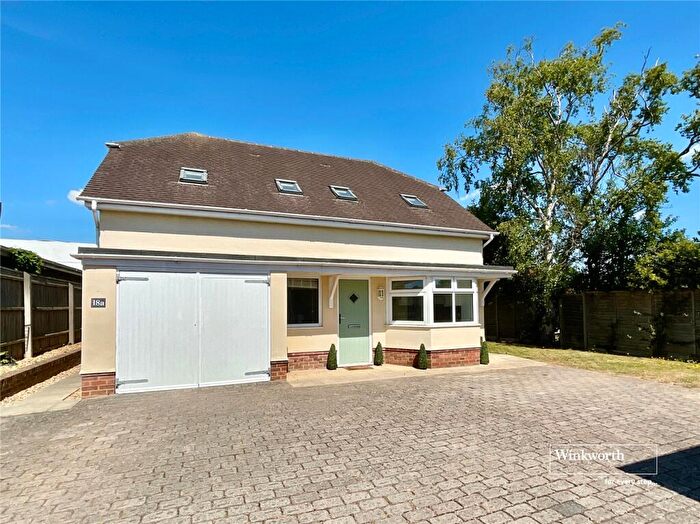 3 Bedroom Detached House For Sale In Somerford Avenue, Christchurch, Dorset, BH23