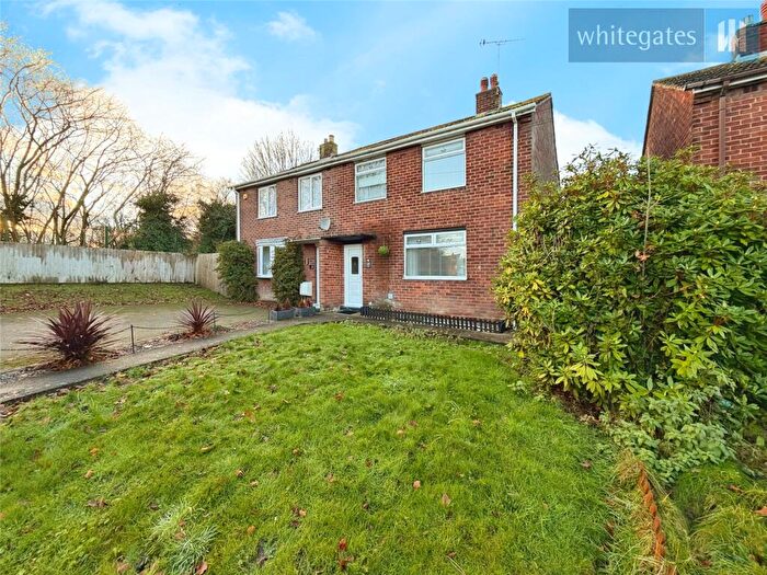 3 Bedroom Semi-Detached House For Sale In Aran Road, Wrexham, LL12