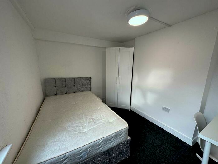 8 Bedroom Terraced House To Rent In Alfreton Road, Nottingham, Nottinghamshire, NG7